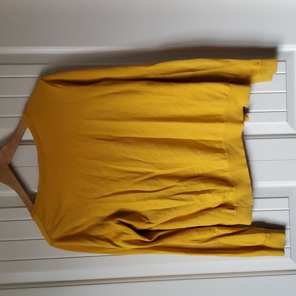 H&M Sweater - Picture 2 of 6